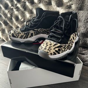 Air Jordan 11 Retro Women's Shoes - Nov 2021 Release.